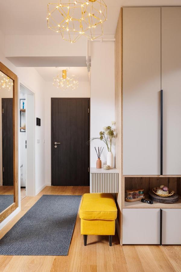 Pure Living W. Private Parking
